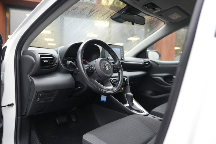 Vehicle Image 15