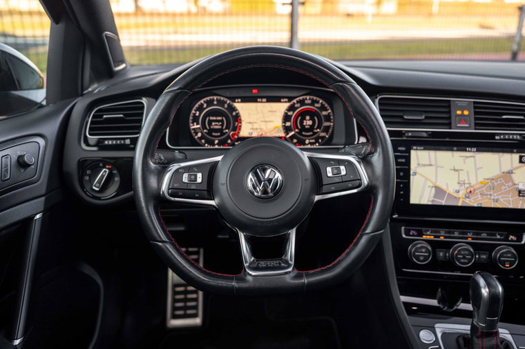 Vehicle Image 7