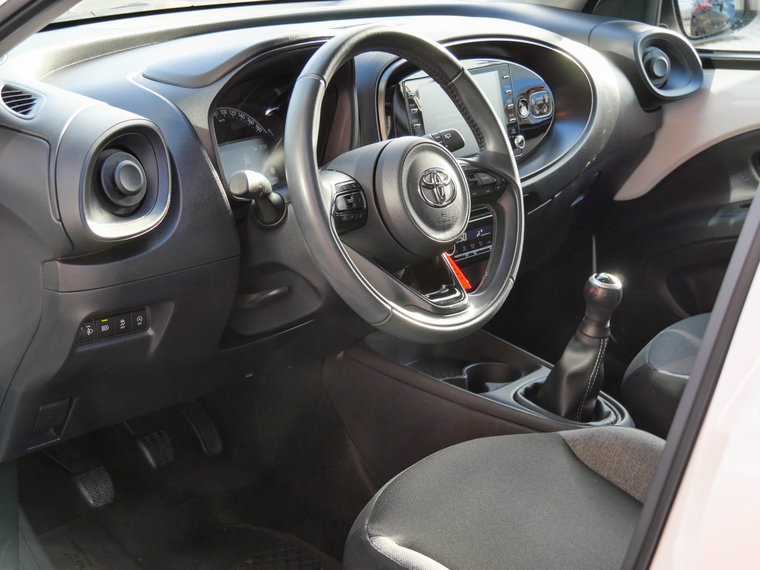 Vehicle Image 15