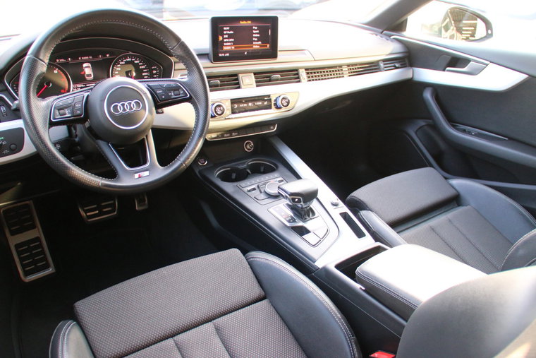 Vehicle Image 8