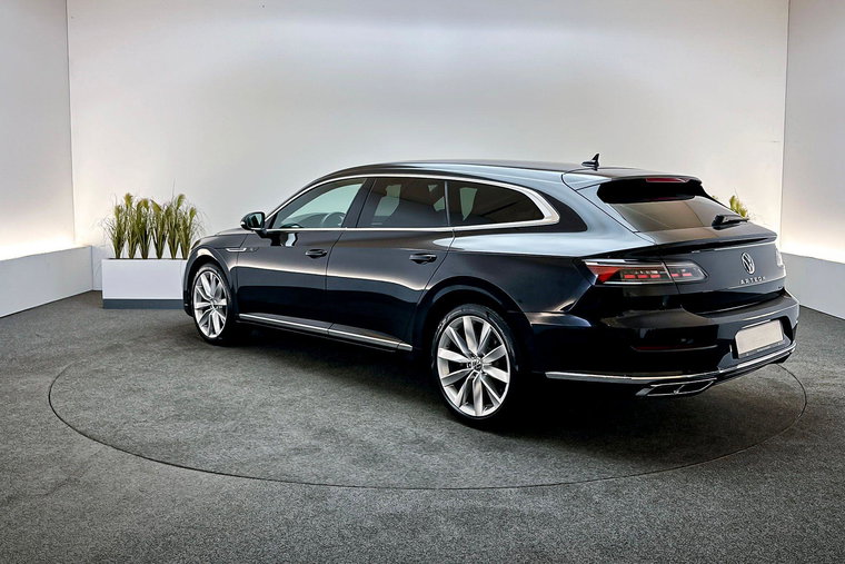 Vehicle Image 6