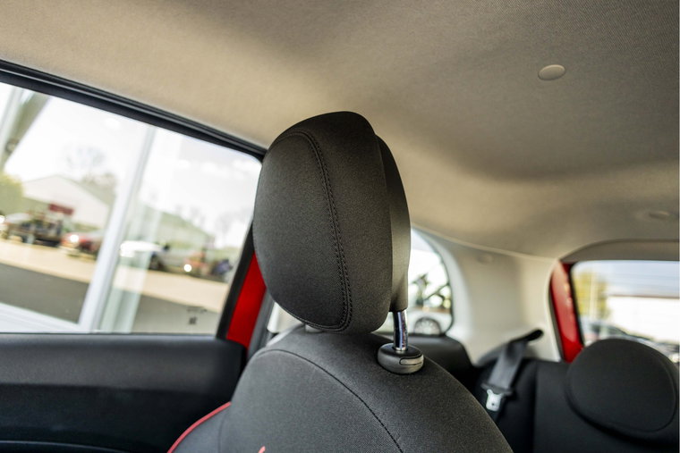 Vehicle Image 12