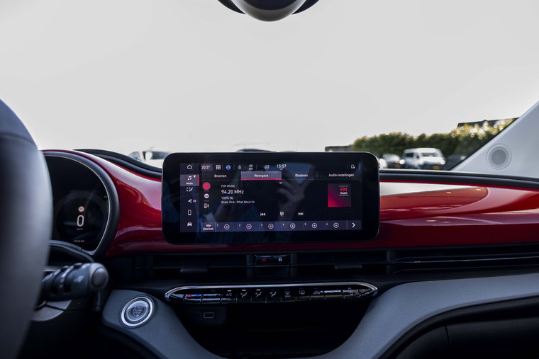 Vehicle Image 30