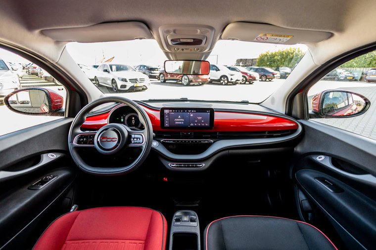 Vehicle Image 6