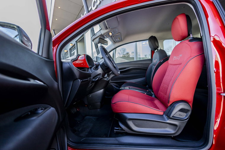 Vehicle Image 9