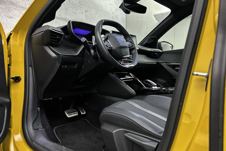 Vehicle Image 22