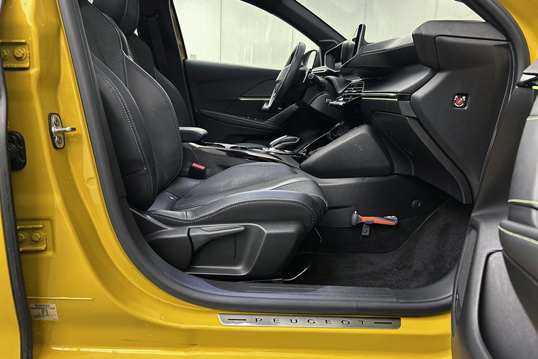 Vehicle Image 30