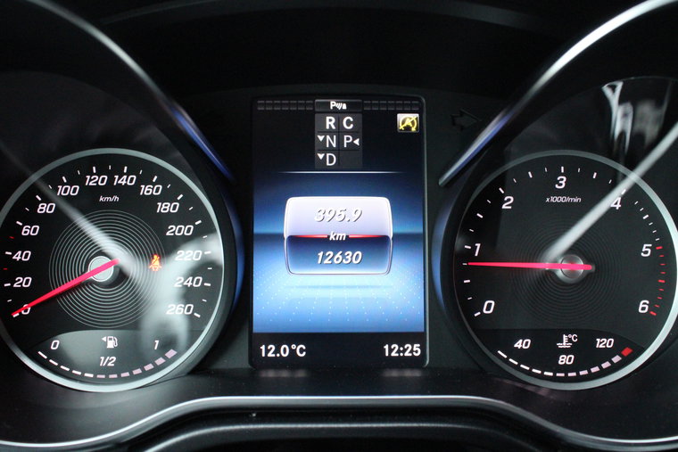 Vehicle Image 25