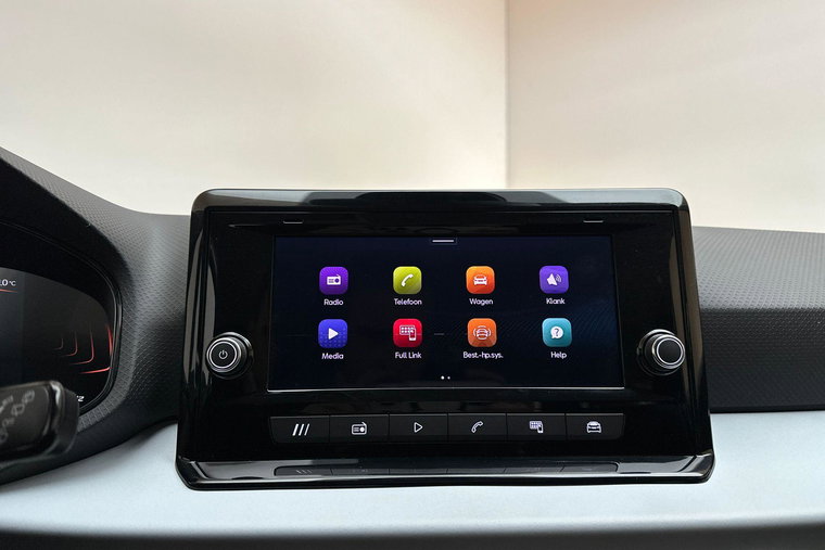 Vehicle Image 21