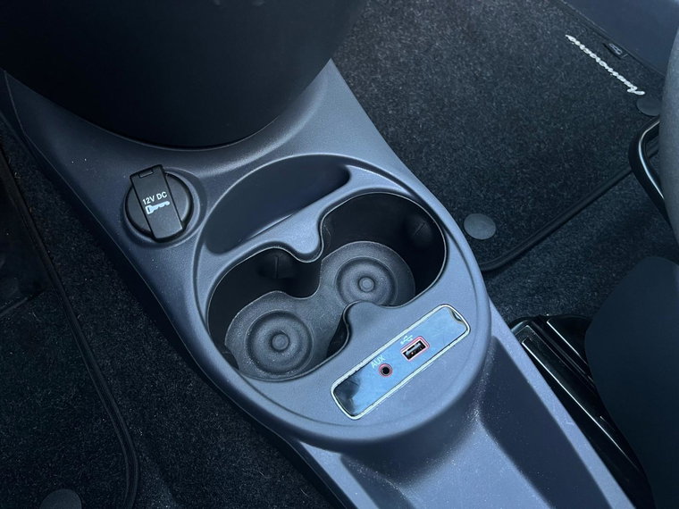 Vehicle Image 26