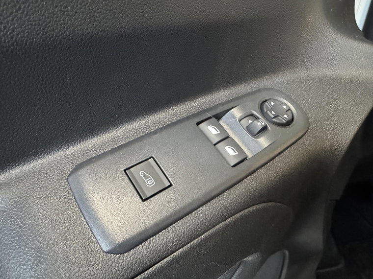 Vehicle Image 24