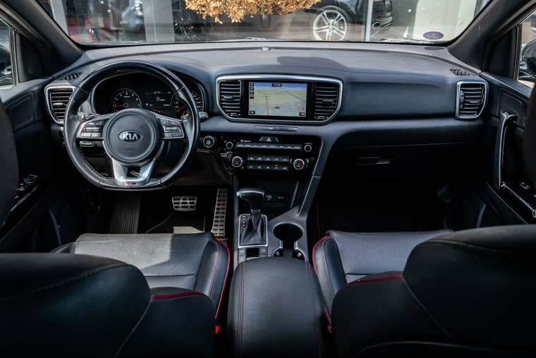 Vehicle Image 8