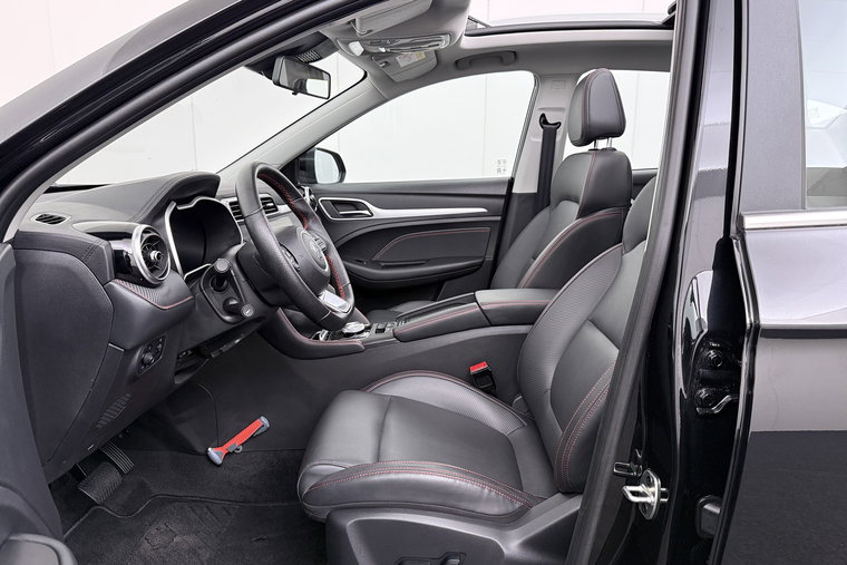 Vehicle Image 12