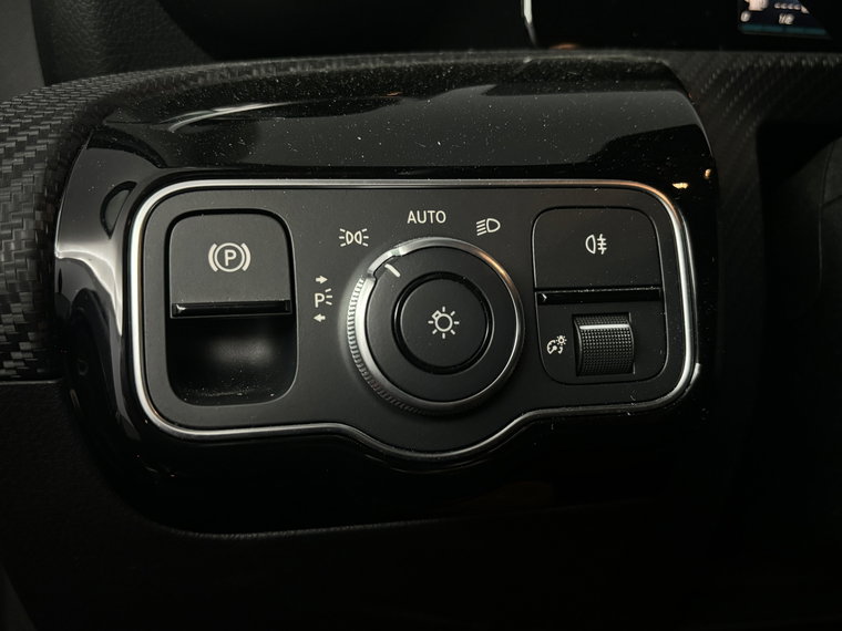 Vehicle Image 26