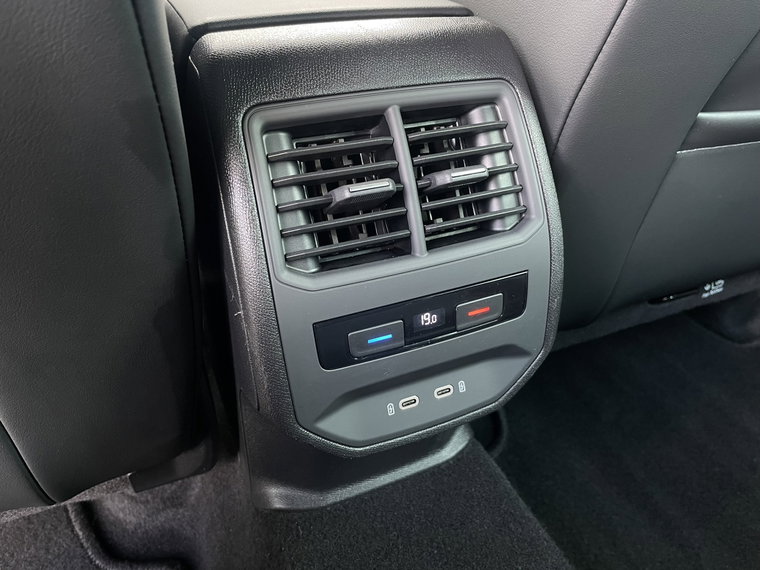Vehicle Image 52