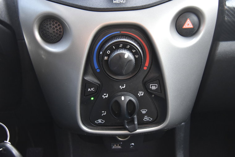 Vehicle Image 21