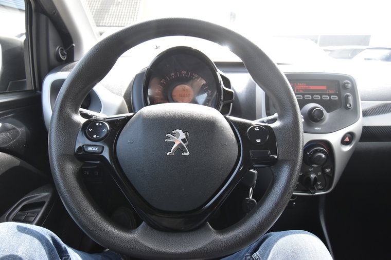 Vehicle Image 24