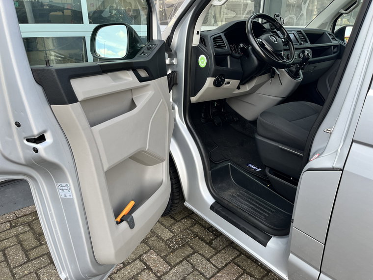 Vehicle Image 28