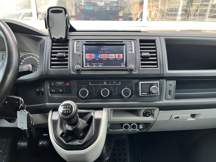 Vehicle Image 32