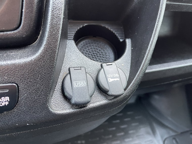 Vehicle Image 28