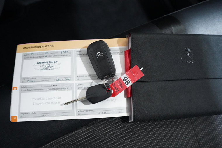Vehicle Image 35