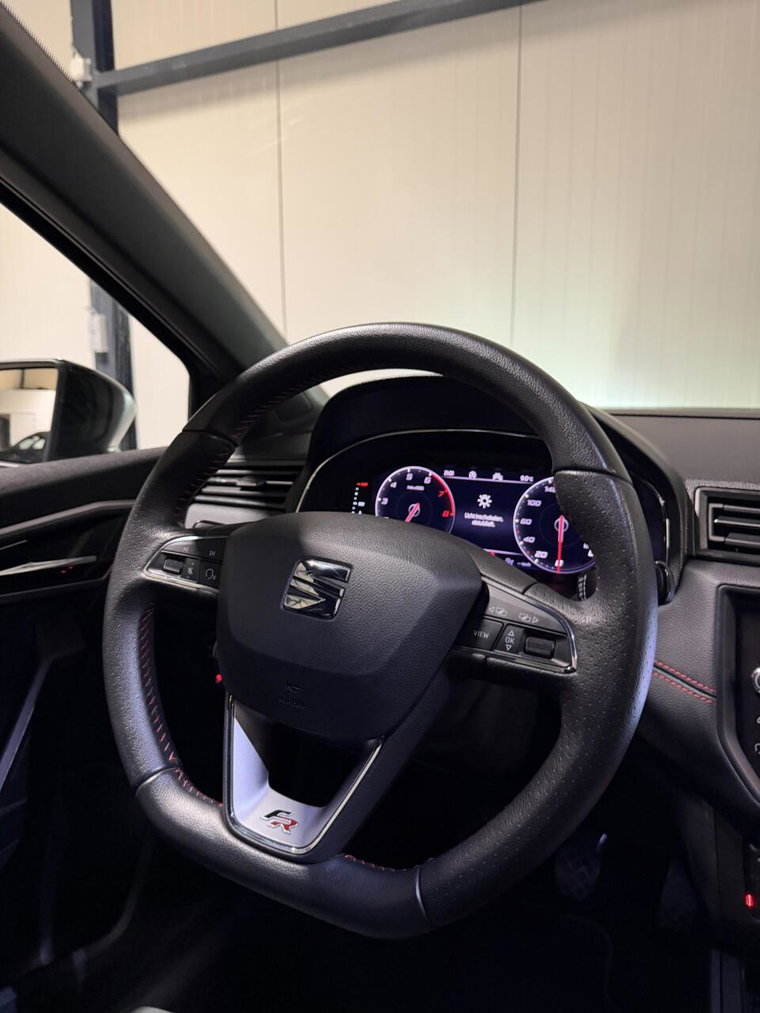 Vehicle Image 25