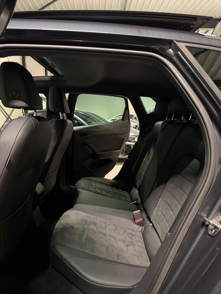 Vehicle Image 37