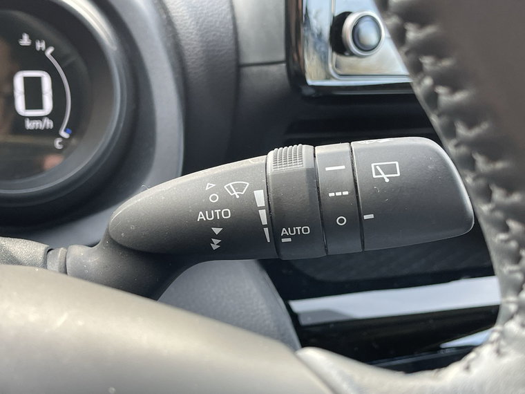 Vehicle Image 24