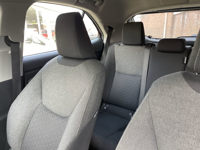 Vehicle Image 8