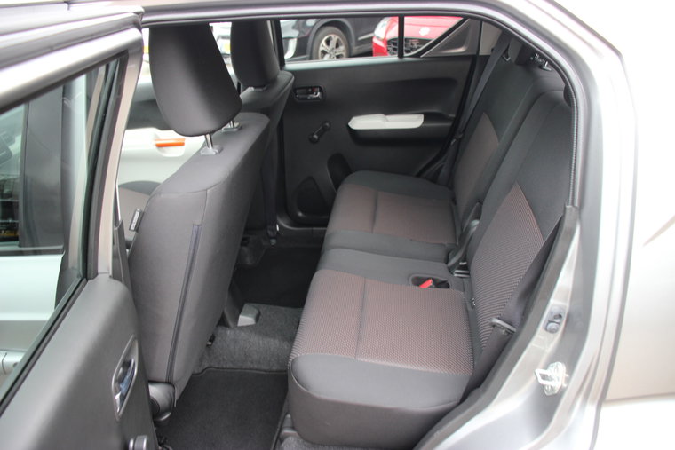 Vehicle Image 9