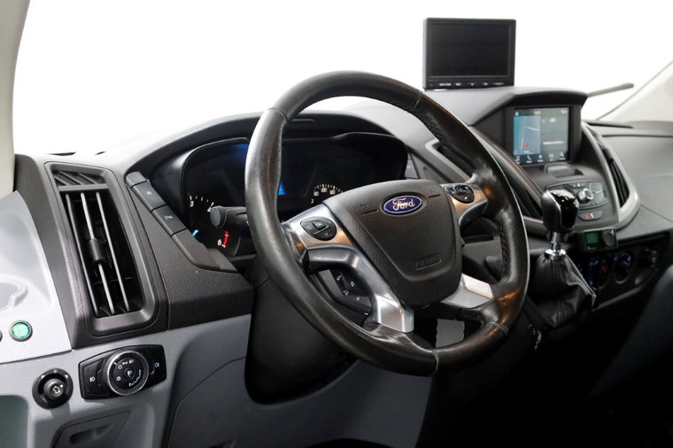 Vehicle Image 13