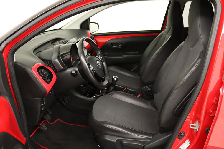 Vehicle Image 13