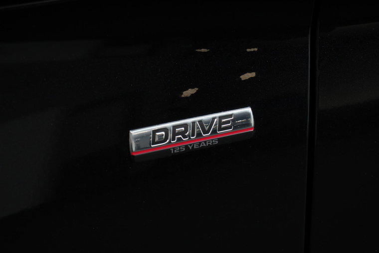 Vehicle Image 32