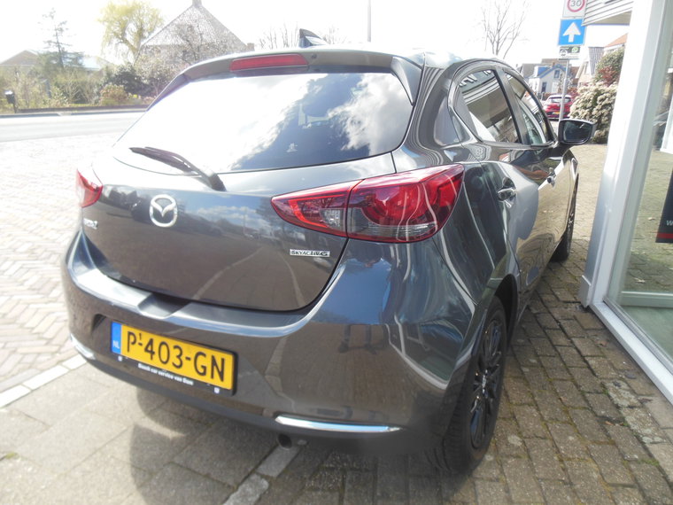 Vehicle Image 4