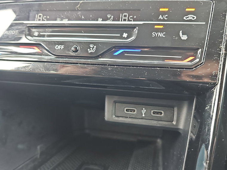 Vehicle Image 29