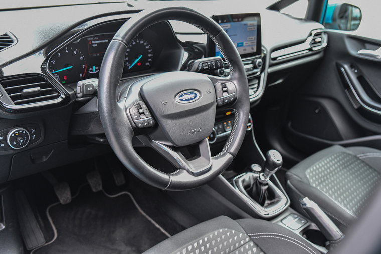 Vehicle Image 15