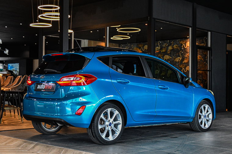 Vehicle Image 5