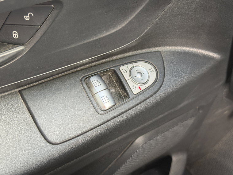 Vehicle Image 27