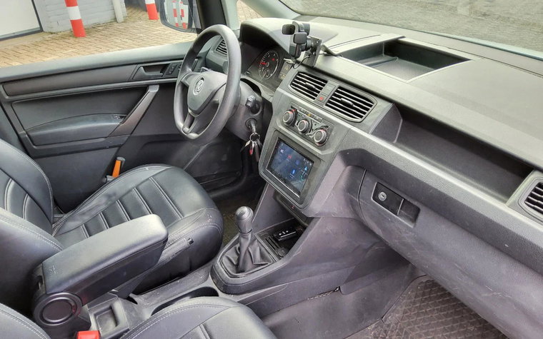 Vehicle Image 18