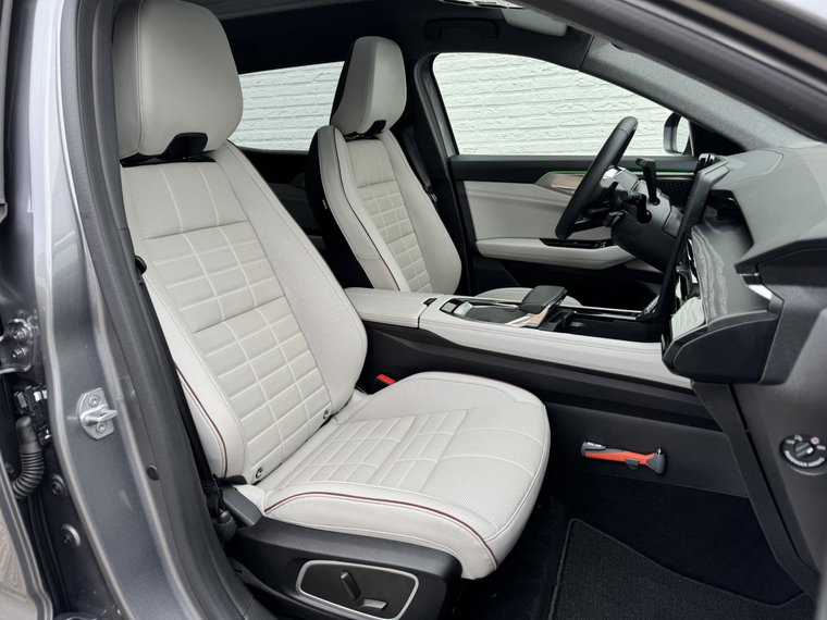 Vehicle Image 50