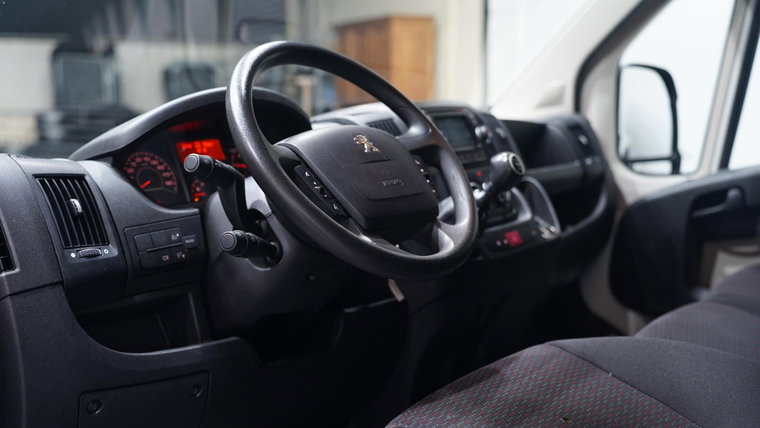 Vehicle Image 19