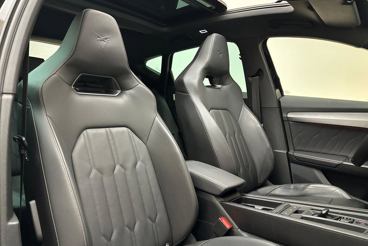 Vehicle Image 16