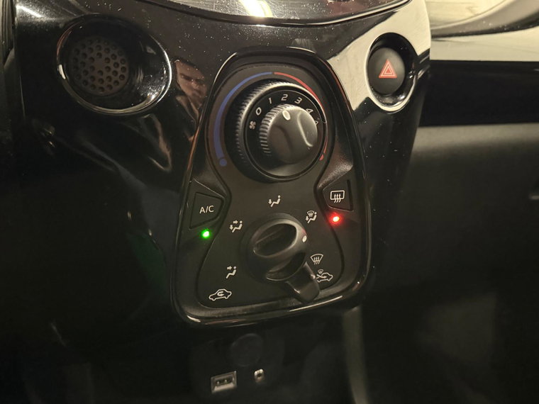 Vehicle Image 17