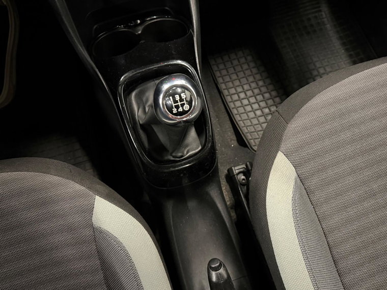 Vehicle Image 18