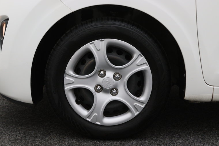 Vehicle Image 23