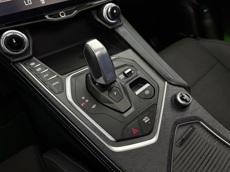 Vehicle Image 36