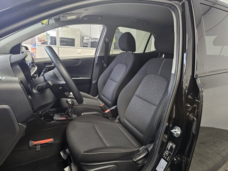 Vehicle Image 12