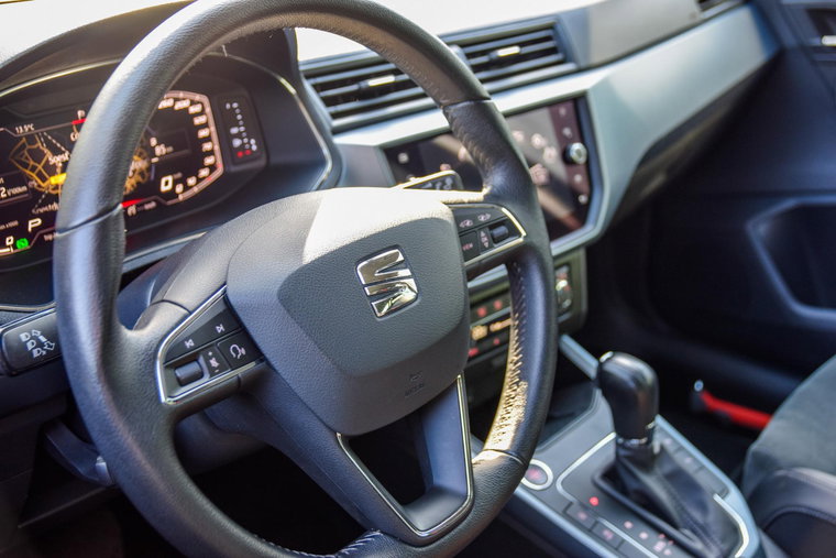 Vehicle Image 25