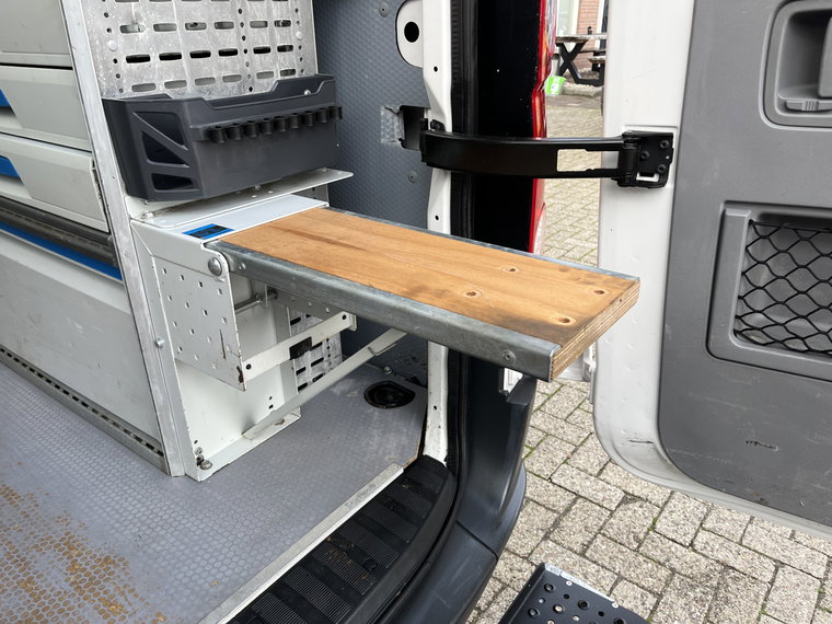 Vehicle Image 32
