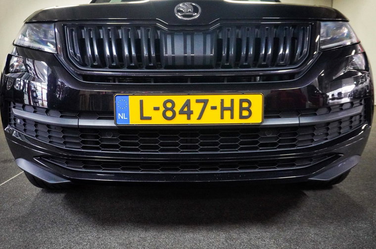 Vehicle Image 21